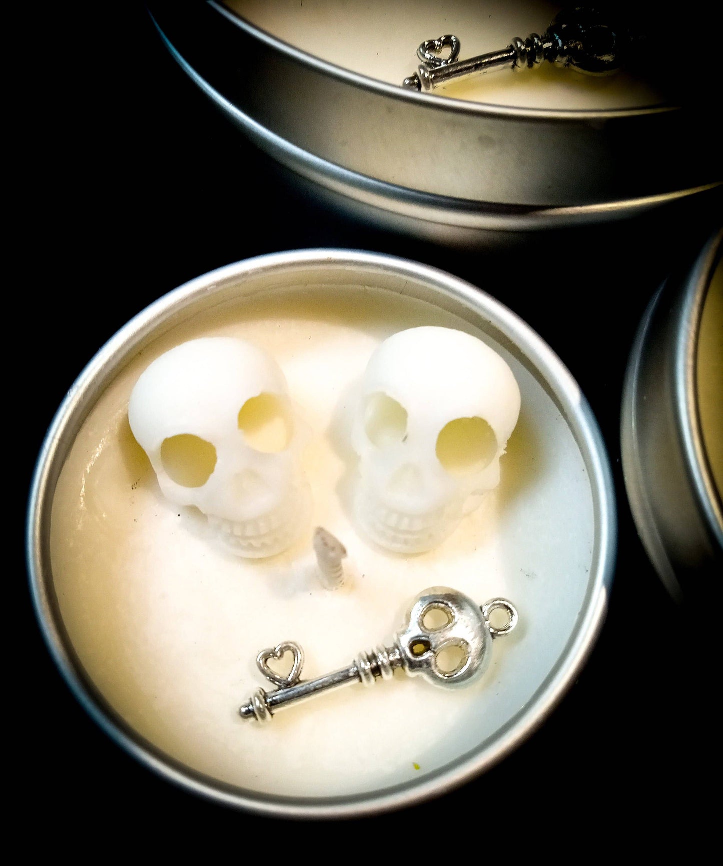 Key To My Heart skull candle: 2 oz / Love spell